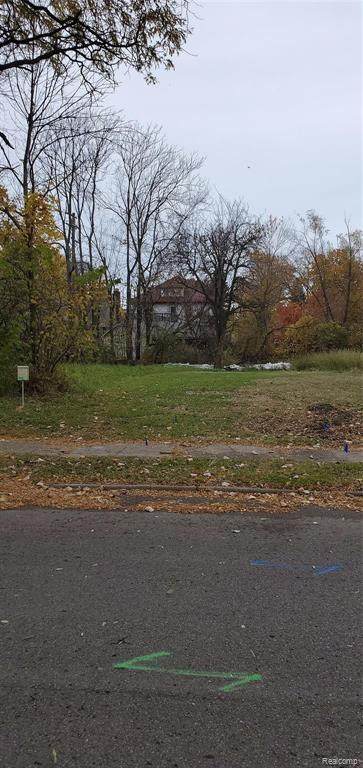 908 Manistique - Photo 1