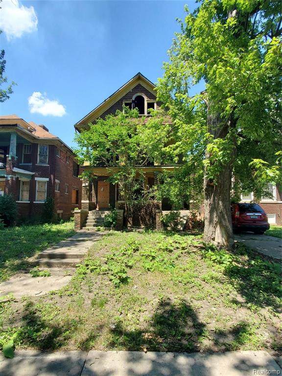 1736 Grand Boulevard - Photo 1