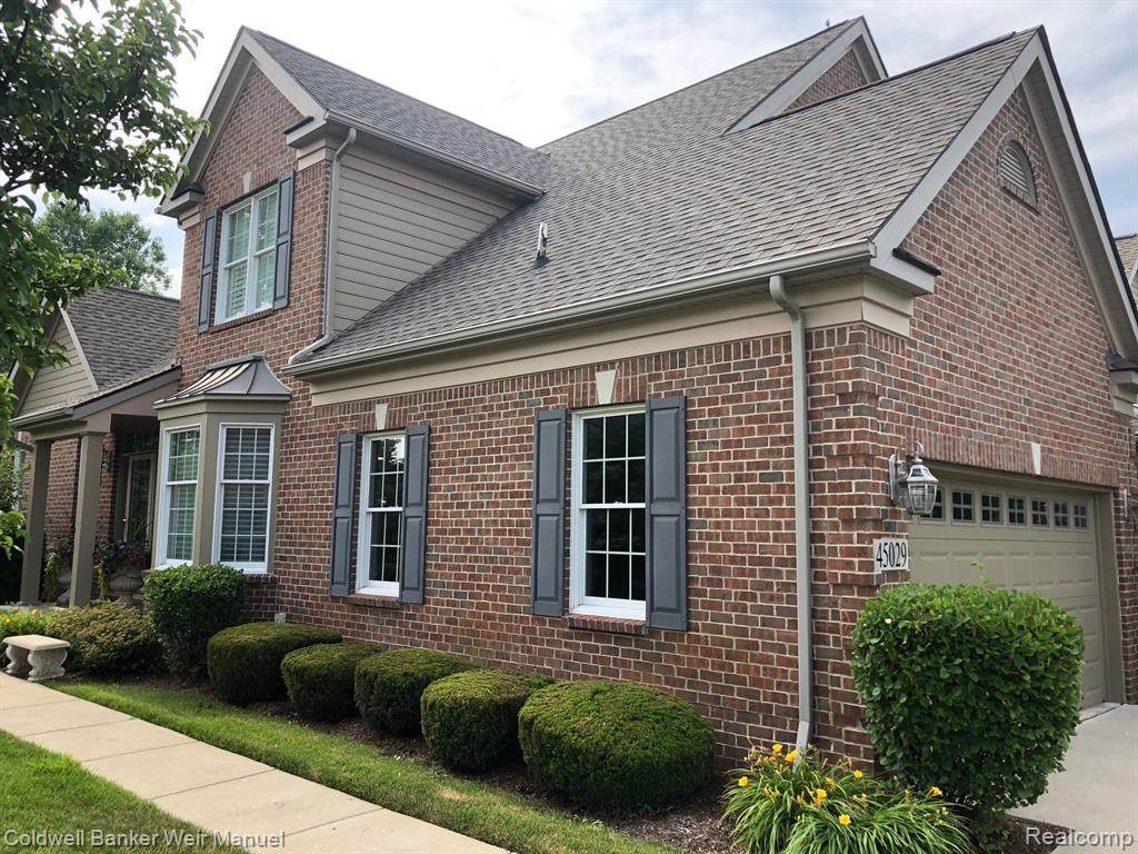 45029 Broadmoor Circle - Photo 1