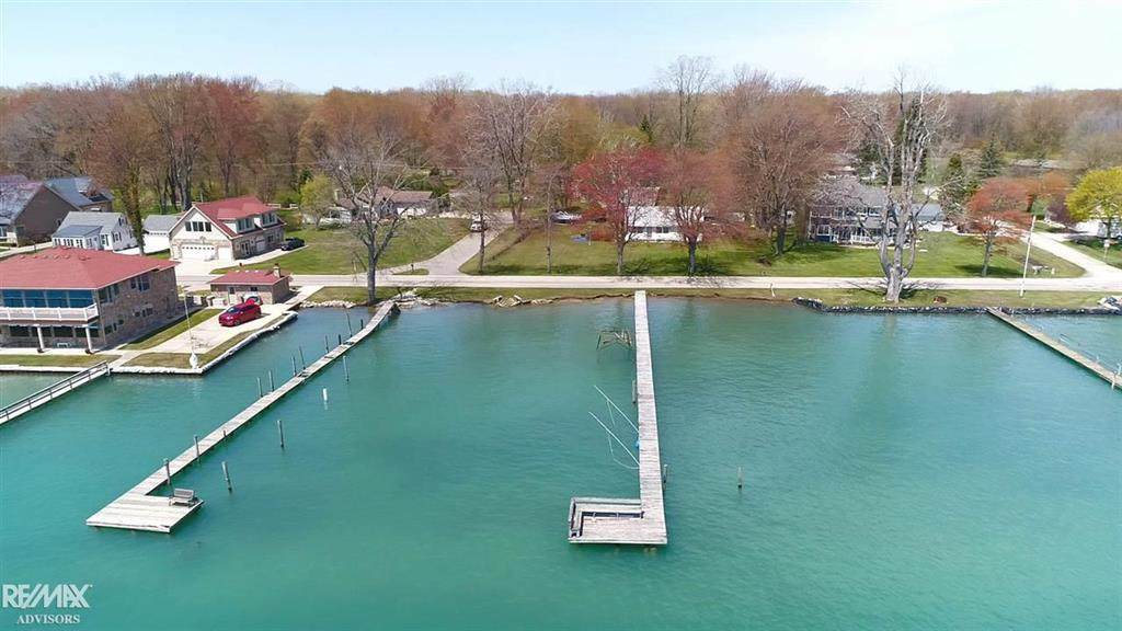 1724 South Channel - Photo 1