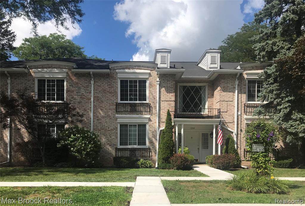 1735 Tiverton Road - Photo 1