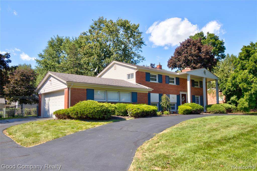 6940 Woodbank Drive - Photo 1