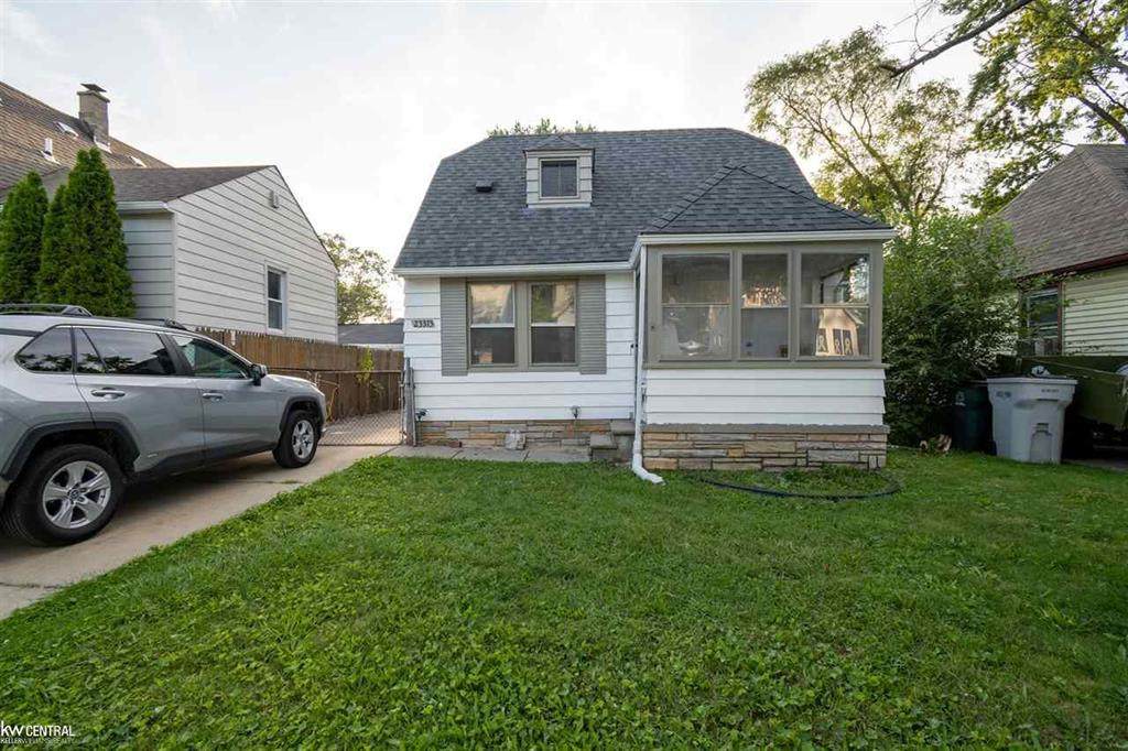 23313 Hazelwood - Photo 1