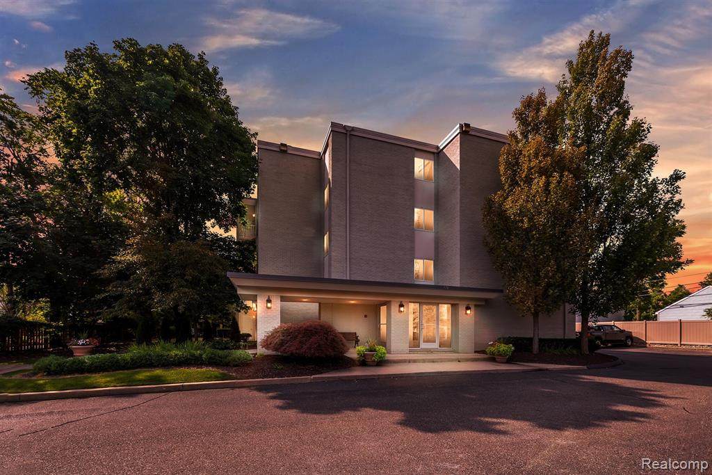 770 Deer St - Photo 1