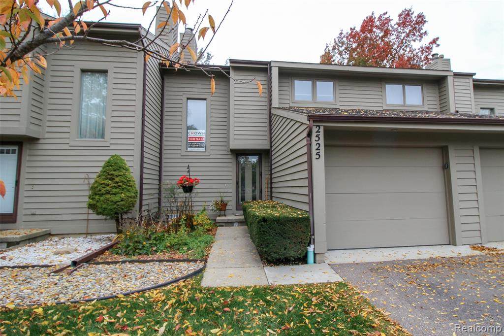 2525 White Oak Place - Photo 1