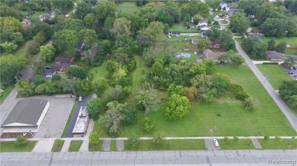 21525 Goddard - Photo 1