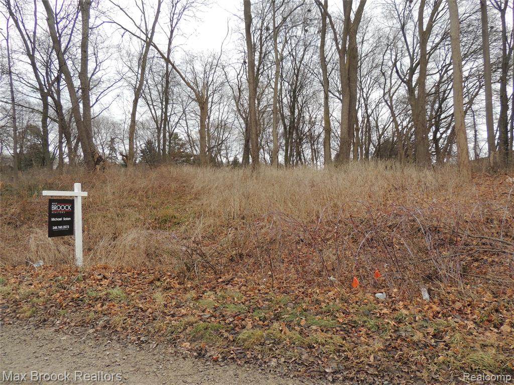 000 East Berkshire Drive - Photo 1