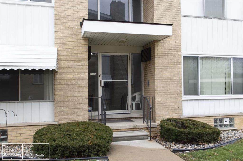 21384 Beaconsfield - Photo 1