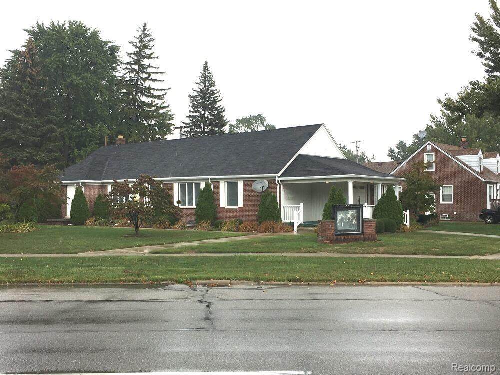 20331 W. Outer Dr. - Photo 1