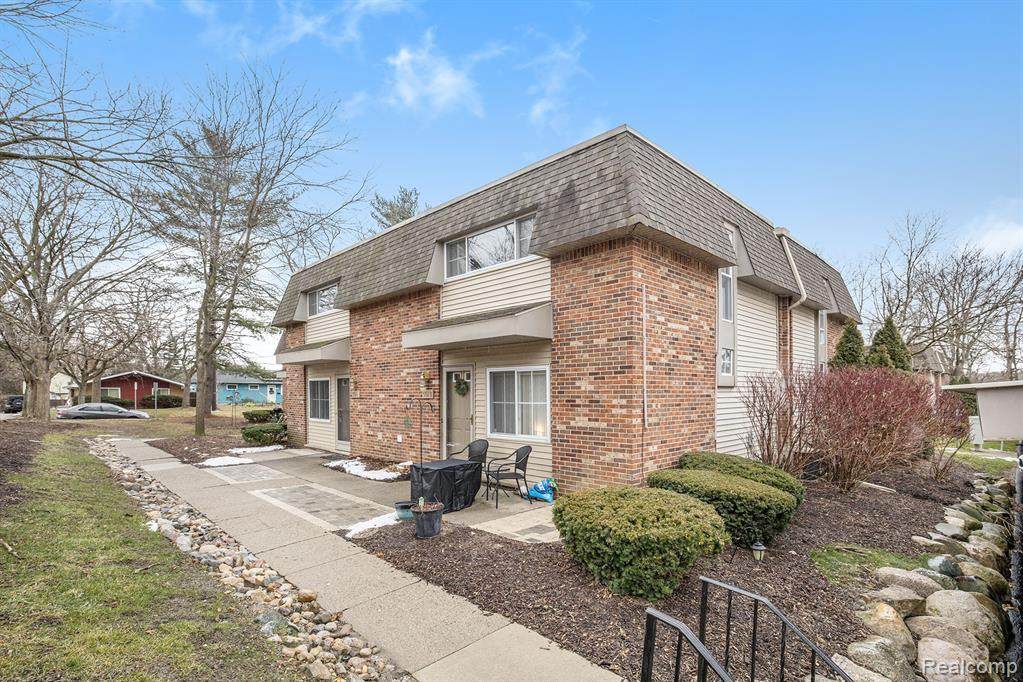 551 Longshore Drive - Photo 1