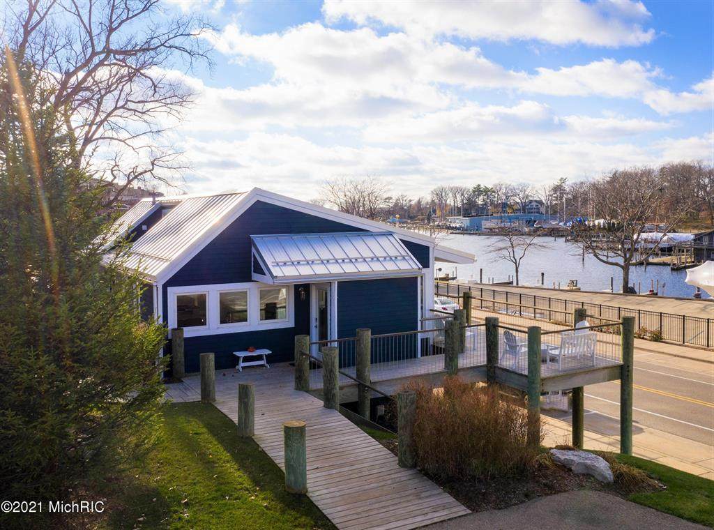 550 Williams Street - Photo 1