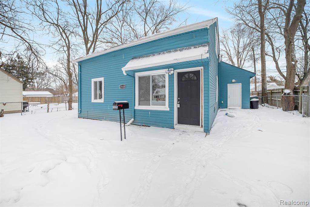 23120 Rensselaer Street - Photo 1