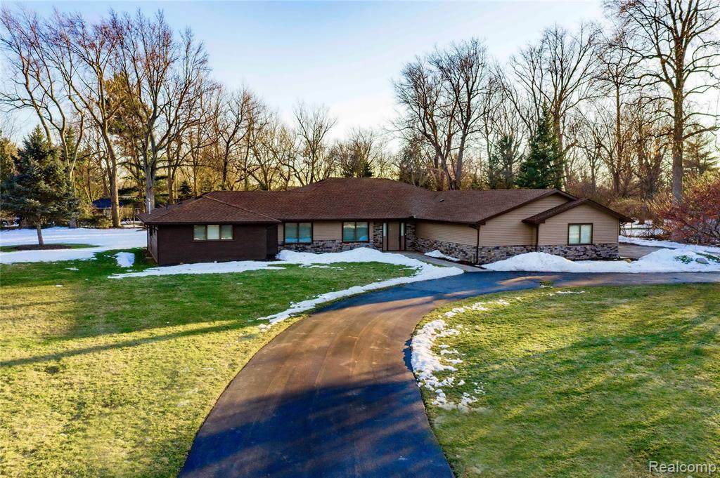 2915 Charnwood Dr - Photo 1