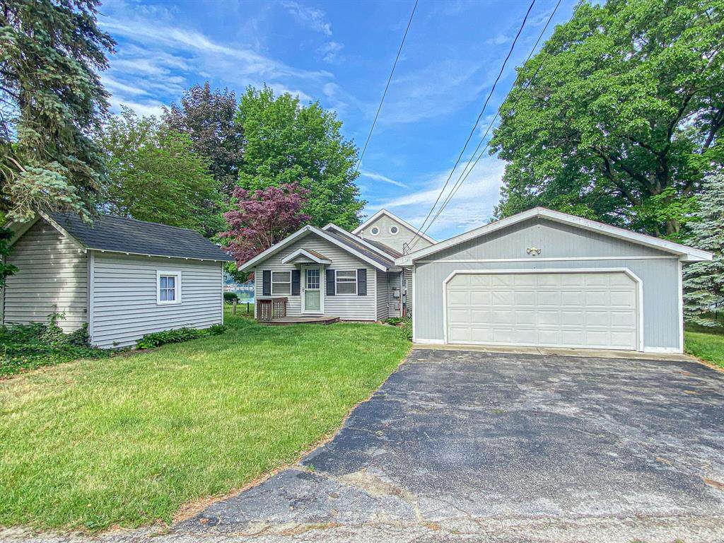 52462 Twin Lakeview Drive - Photo 1