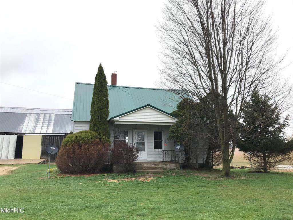 7521 6 Mile Road - Photo 1