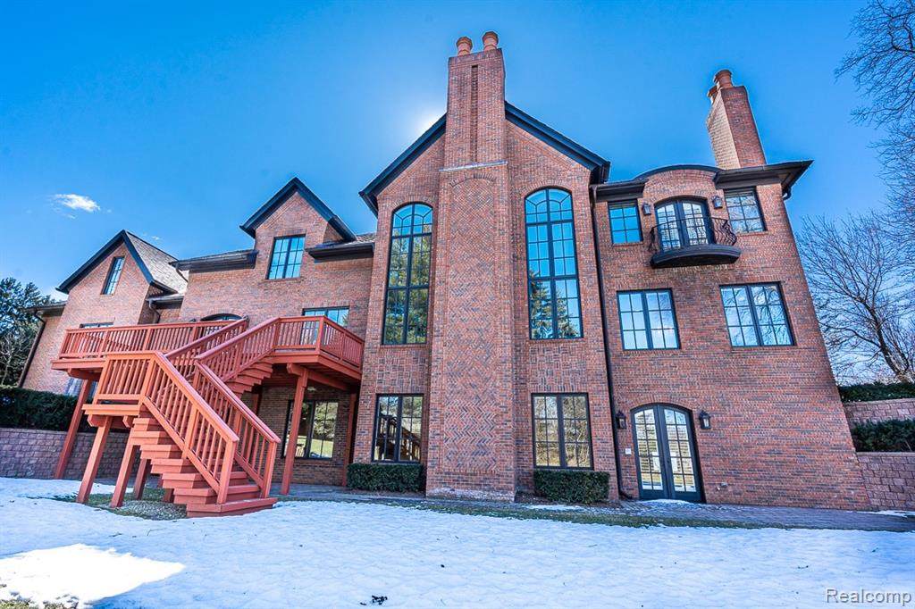 715 Long Lake Road - Photo 1