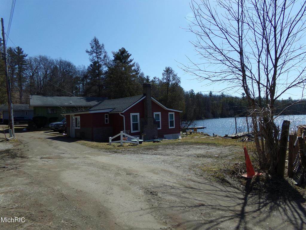 748 Kimberly Drive - Photo 1
