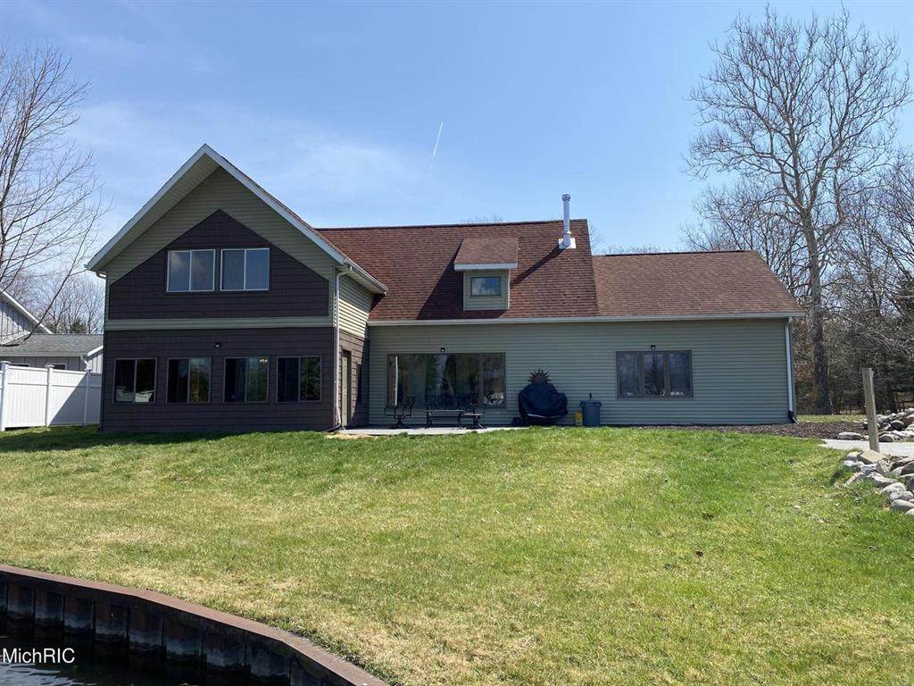 18 Bayshore Dr - Photo 1