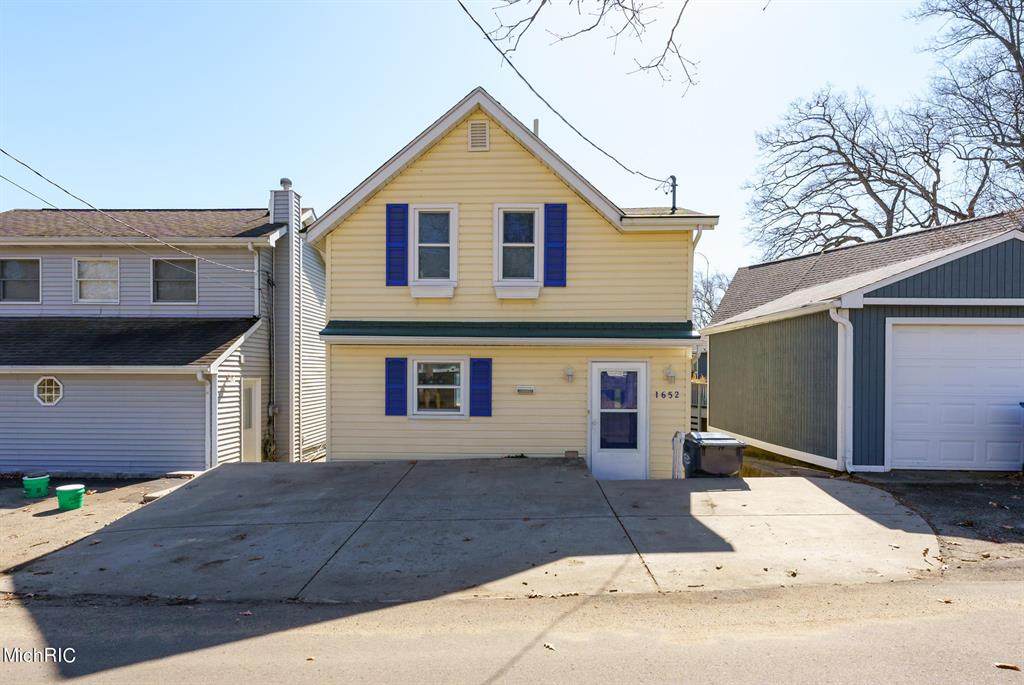 1652 Burlington Drive - Photo 1