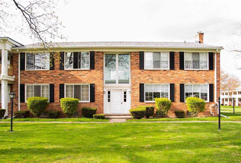 29614 Hoover - Photo 1