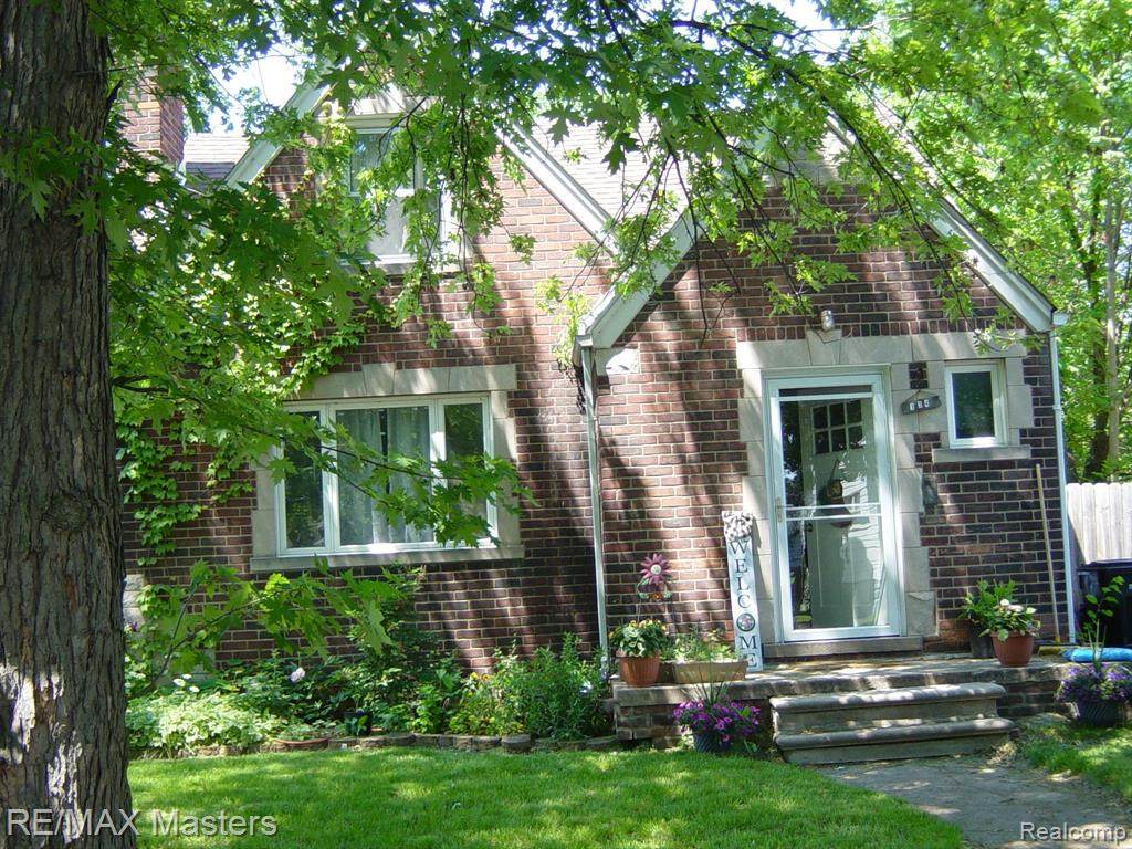 134 Riverbank Street - Photo 1
