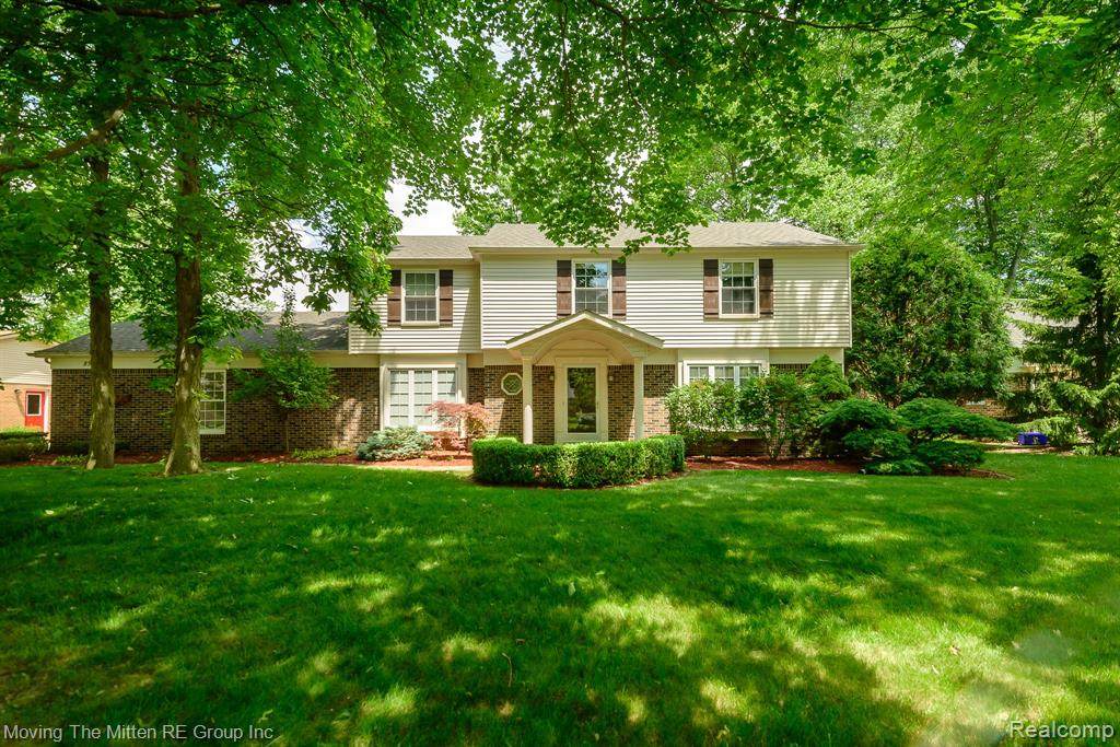 8566 Thorntree Drive - Photo 1
