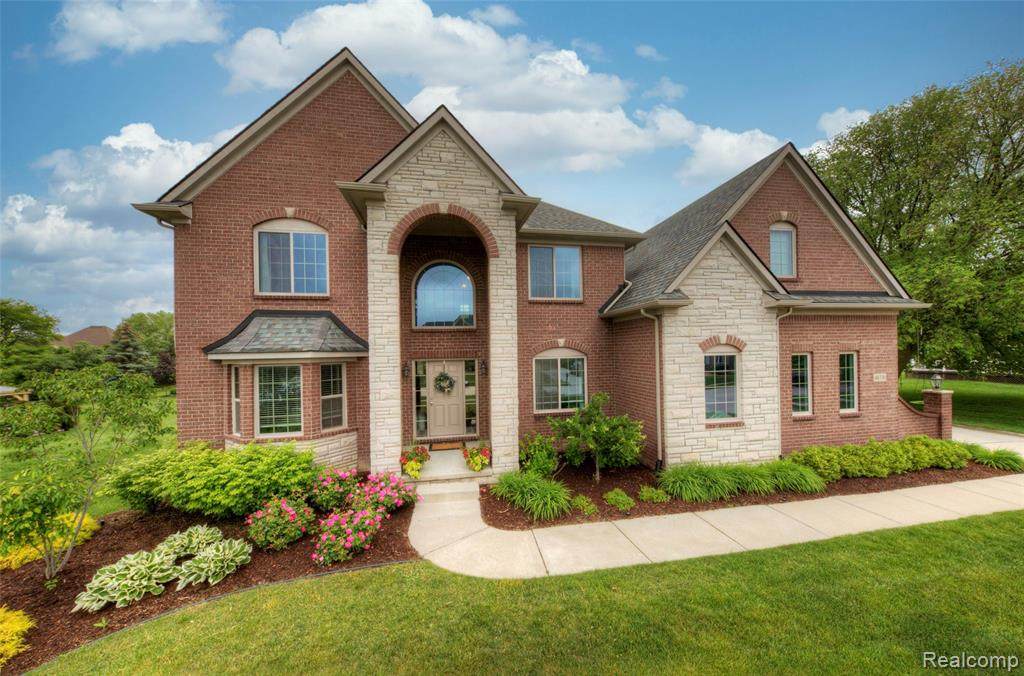 48330 Sherwood Drive - Photo 1