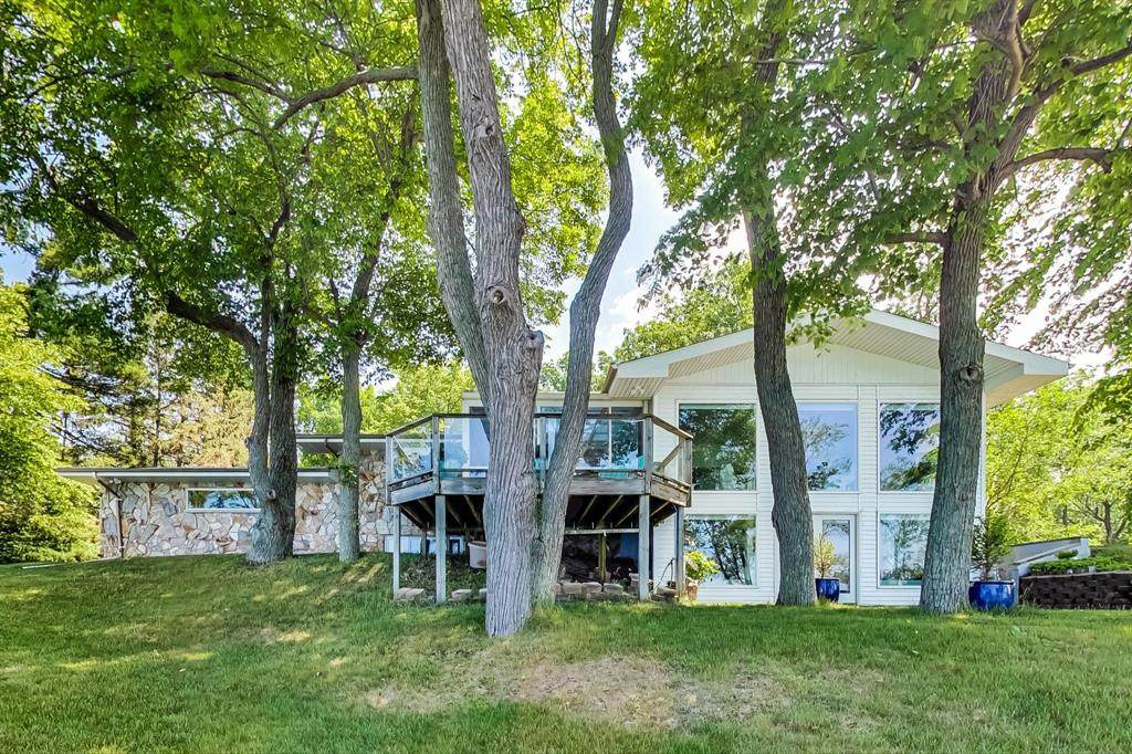 5134 Notre Dame Avenue - Photo 1
