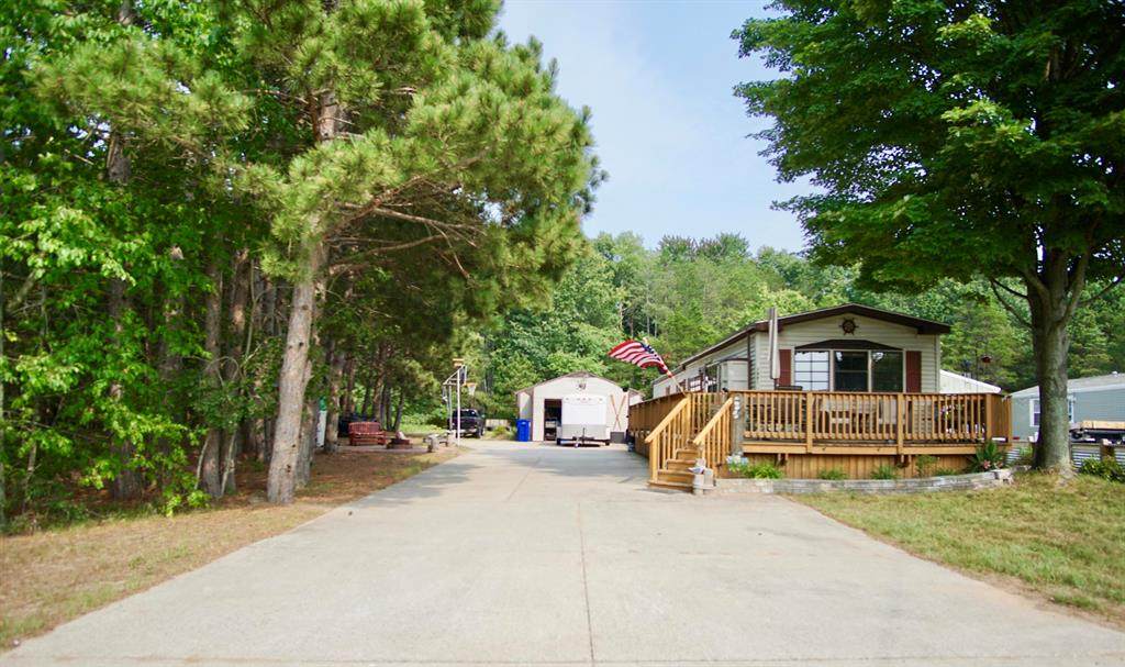 1880 White Birch Drive - Photo 1