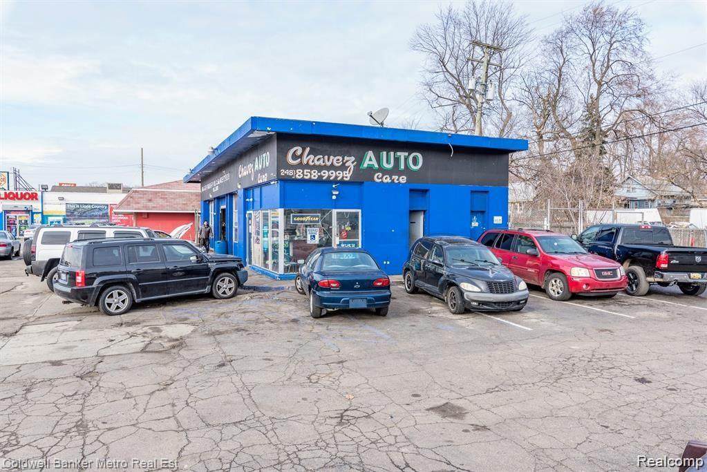 658 Chavez Avenue - Photo 1