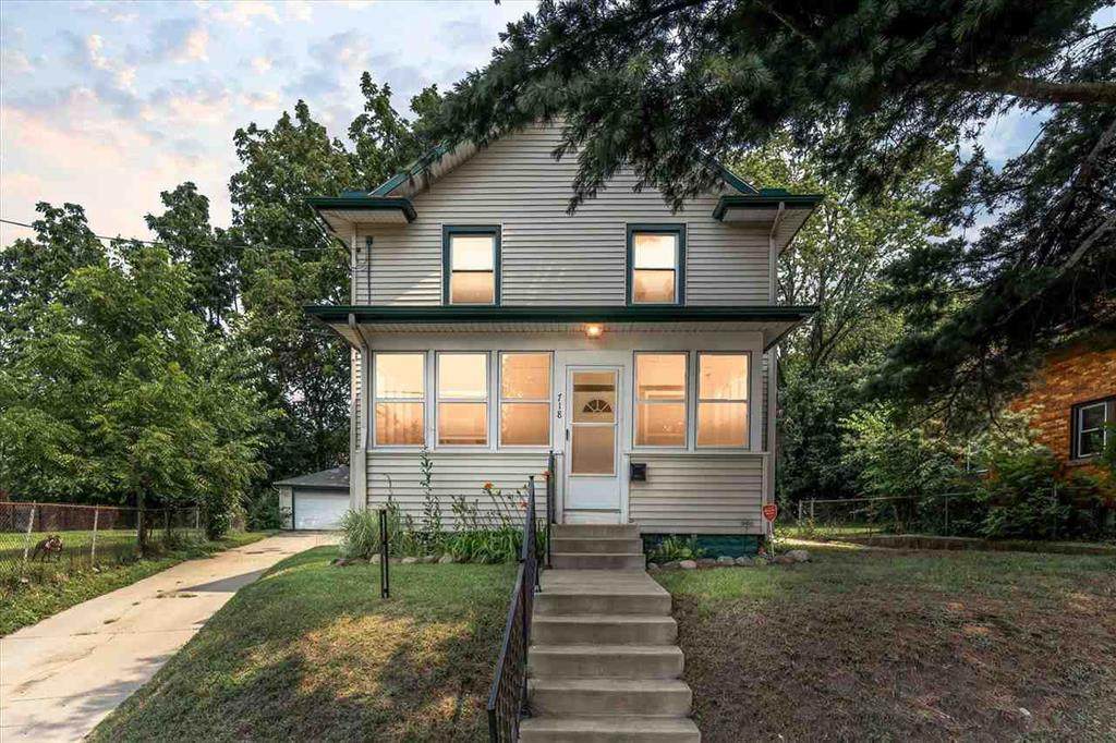 718 Page Ave - Photo 1