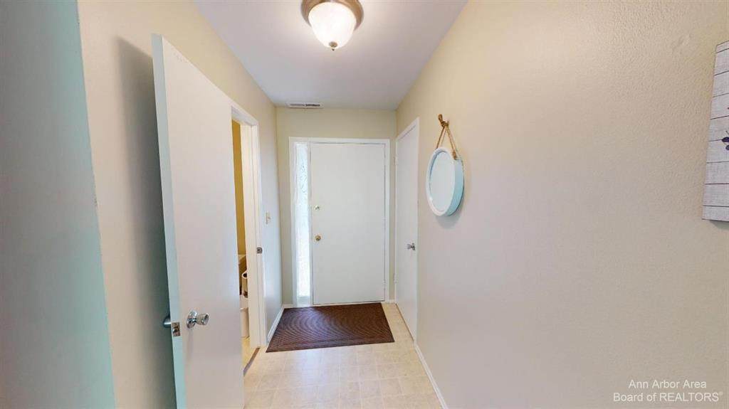 798 Peninsula Court - Photo 1