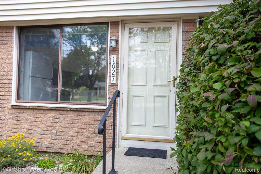 1627 Wimbledon Drive - Photo 1