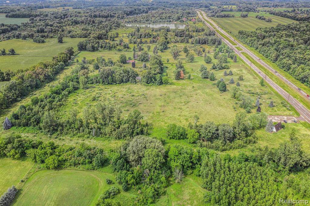 2960 Lapeer Road - Photo 1