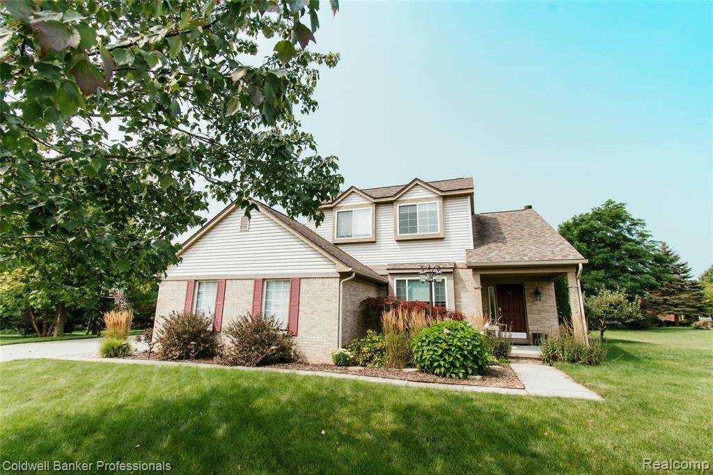 8372 Hunt Club Court - Photo 1