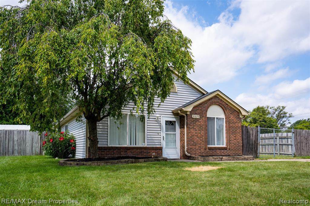 21679 Sunset Avenue - Photo 1
