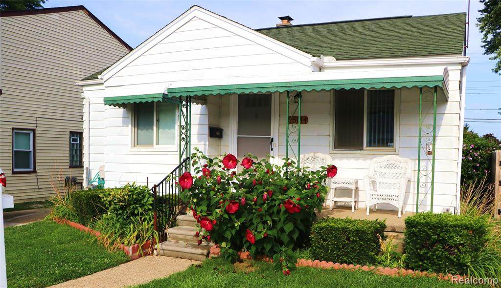 25144 Leach Street - Photo 1