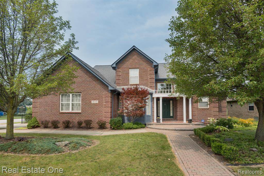 36581 North Pointe Drive - Photo 1