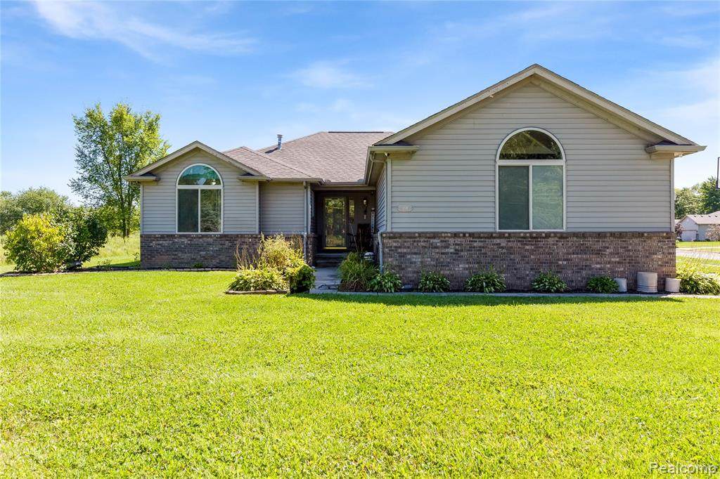 354 Pheasant Drive - Photo 1