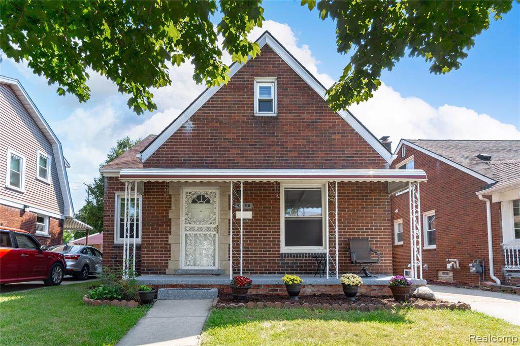 6046 Kenilworth Street - Photo 1