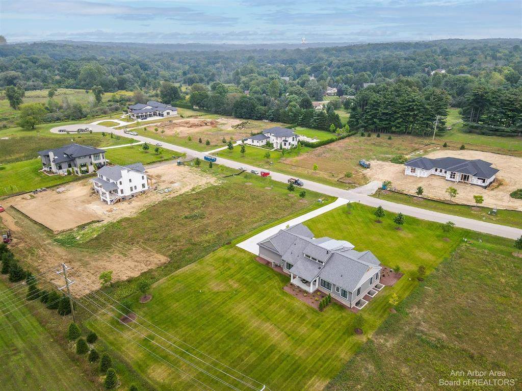 1062 Pine Ridge Court - Photo 1