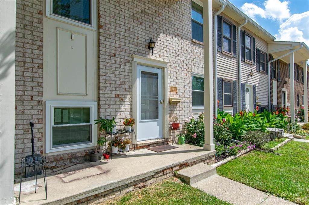 8419 Lakeview Court - Photo 1