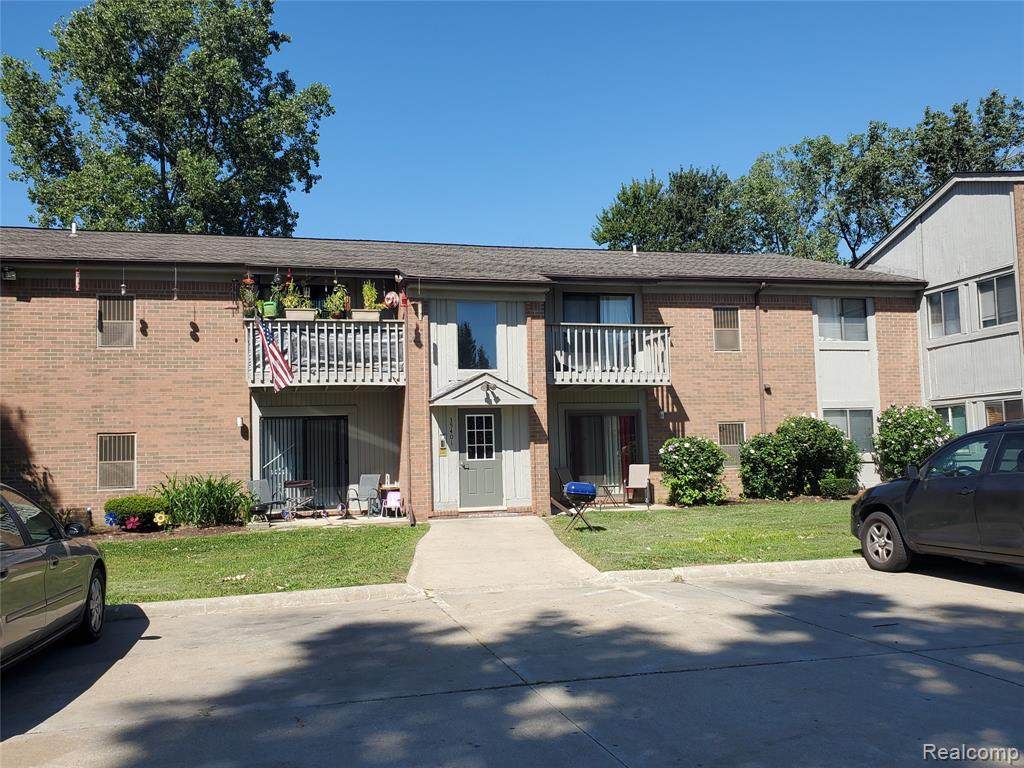 35401 Hickory Woods Ln Apt 7 - Photo 1
