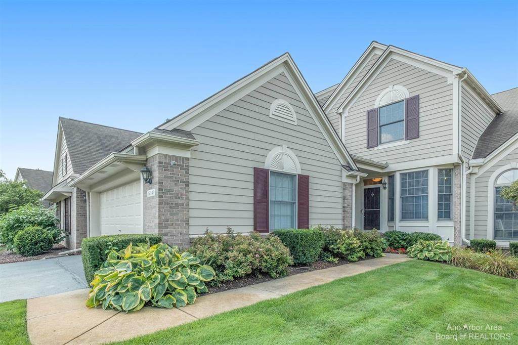 16949 Lochmoor Circle - Photo 1