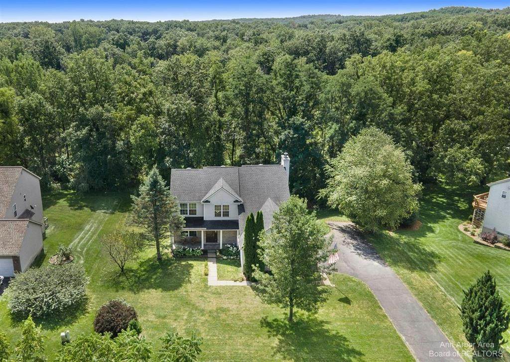 3017 Hunters Way - Photo 1
