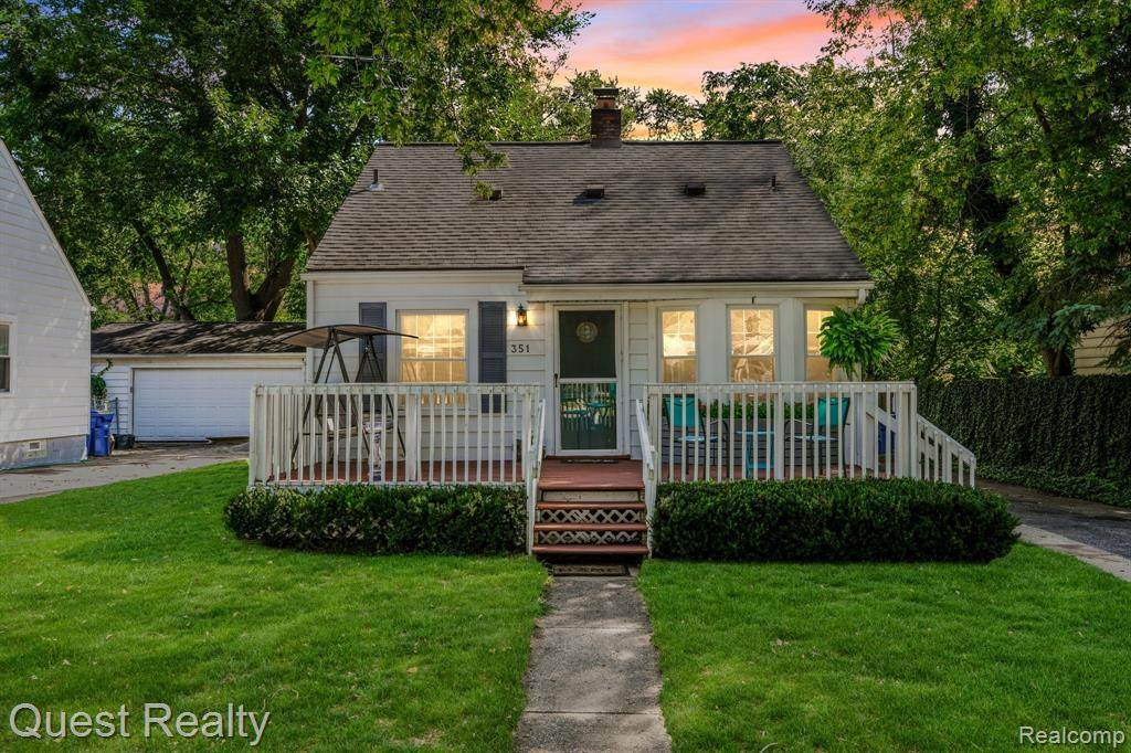 351 Roslyn Road - Photo 1