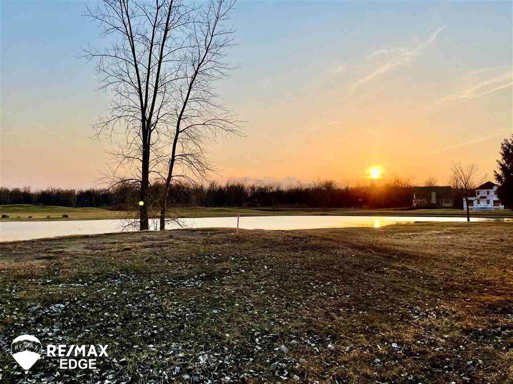 26 Woodfield Pkwy - Photo 1