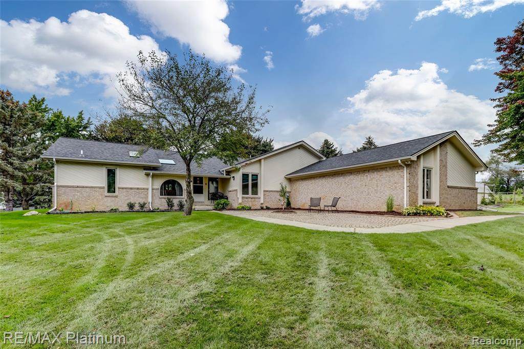 2474 Willow Way Drive - Photo 1