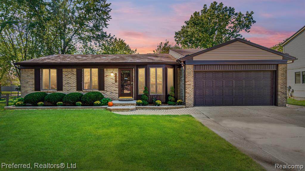 43801 Yorktown Street - Photo 1