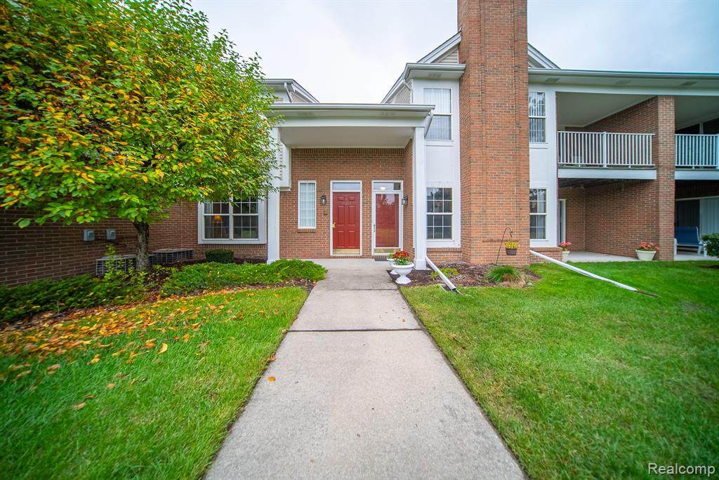 16792 Glenmoor Boulevard - Photo 1